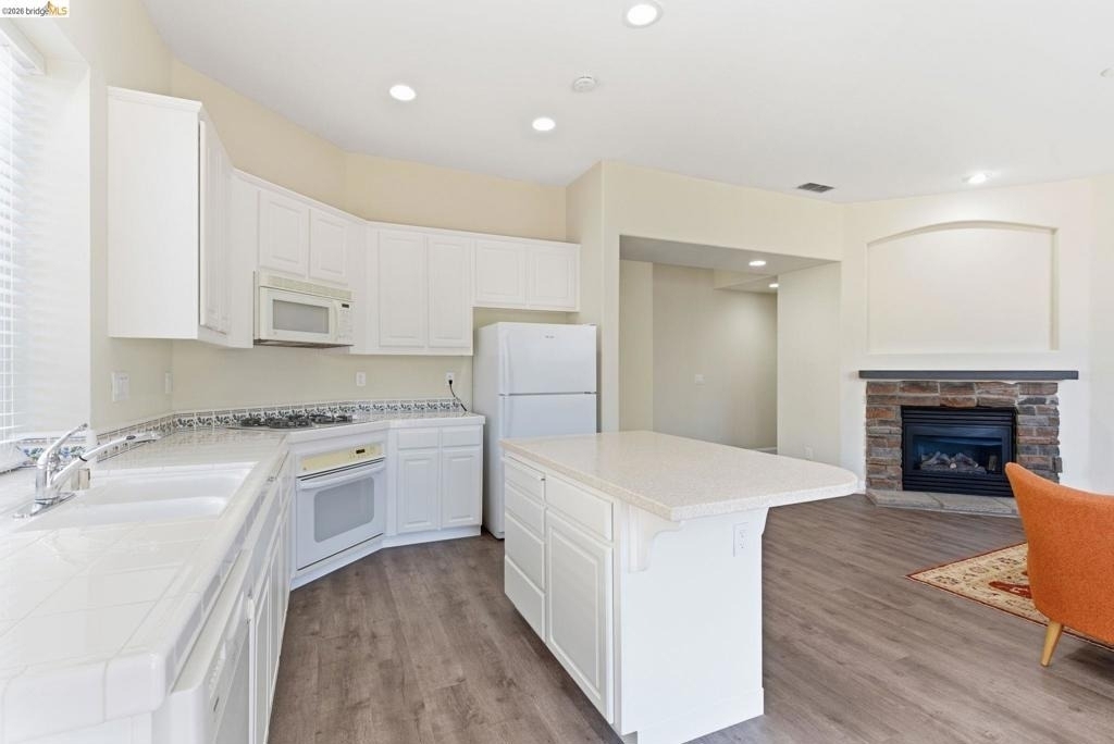 1067 Somersby Way - Photo 19