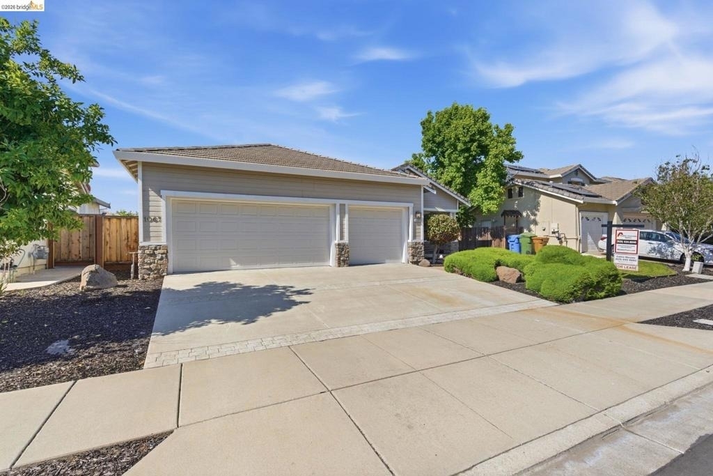 1067 Somersby Way - Photo 2