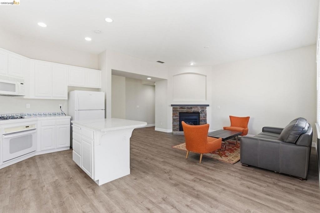 1067 Somersby Way - Photo 14