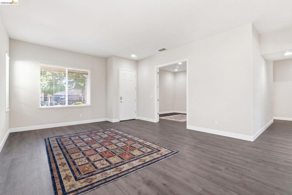 1067 Somersby Way - Photo 8