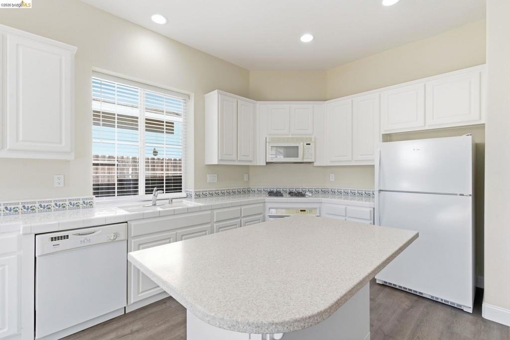1067 Somersby Way - Photo 17