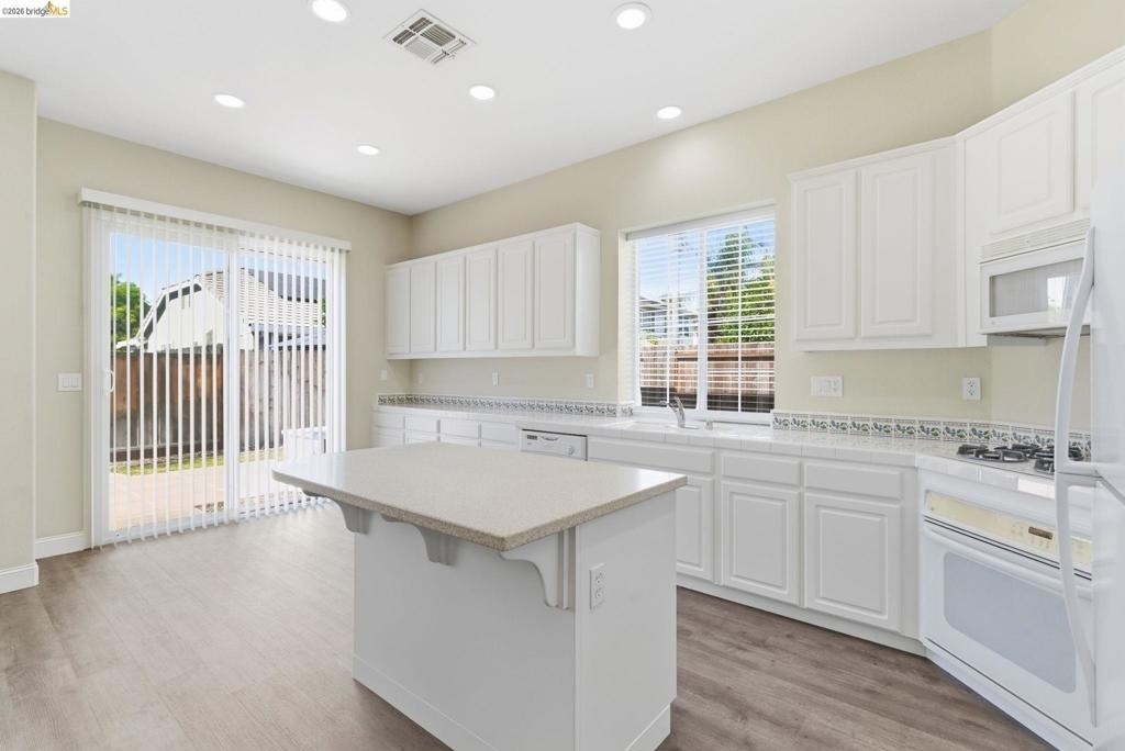 1067 Somersby Way - Photo 15