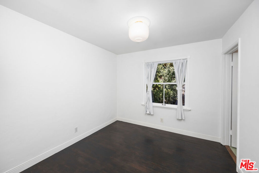 9016 1/2 Harratt Street - Photo 7