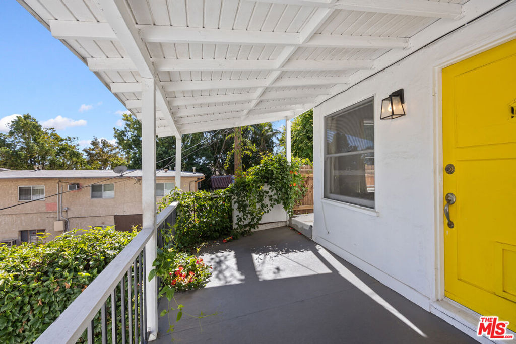 9016 1/2 Harratt Street - Photo 9
