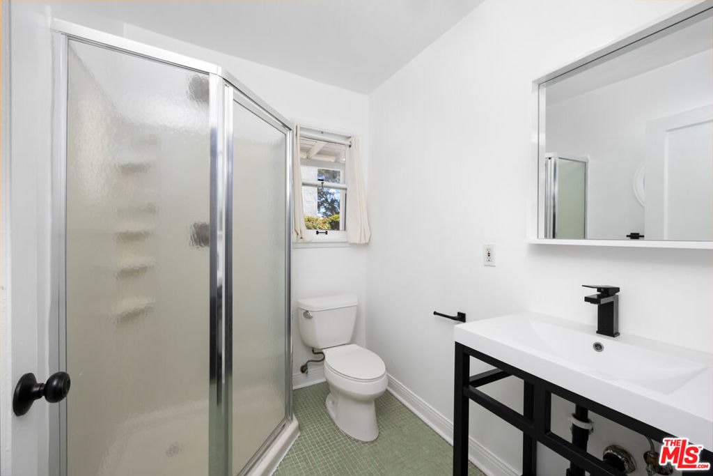 9016 1/2 Harratt Street - Photo 6