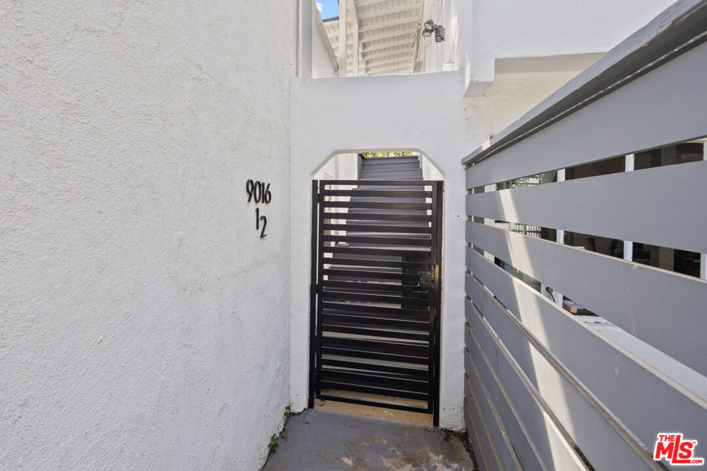 9016 1/2 Harratt Street - Photo 12