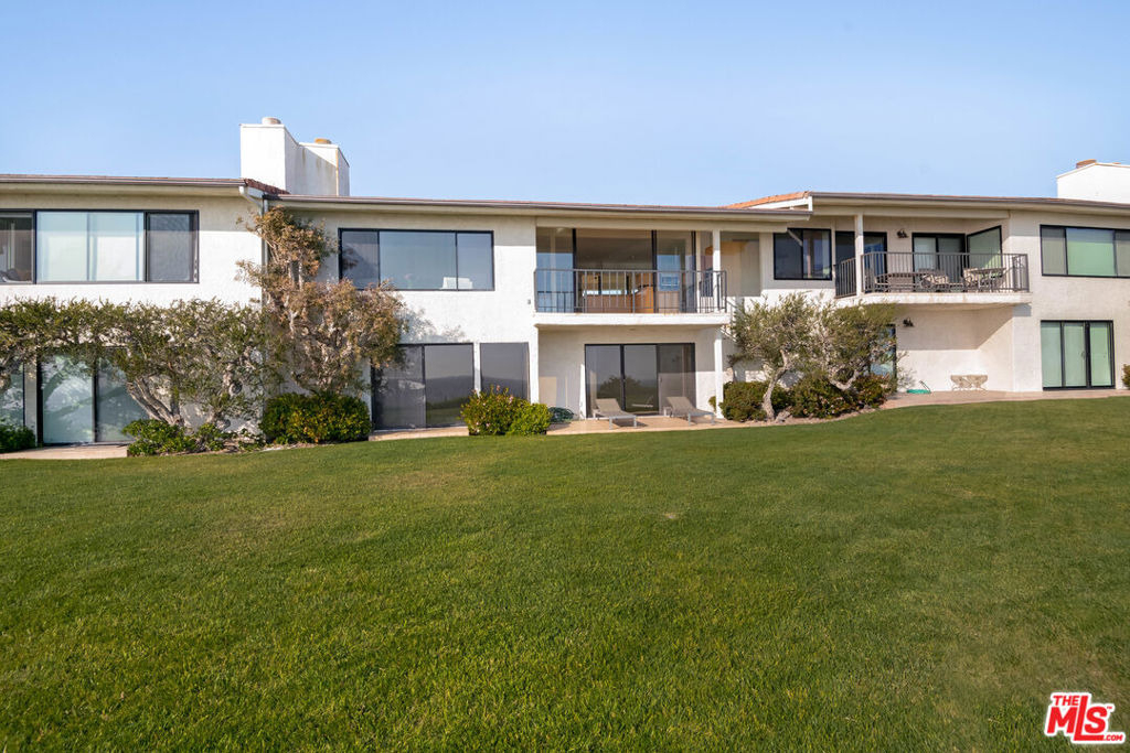 6805 Shearwater Lane - Photo 2