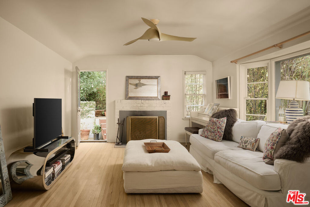 2230 Fink Street - Photo 3