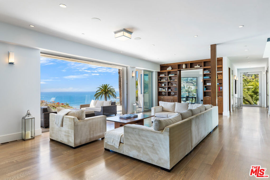 200 Arno Way - Photo 3