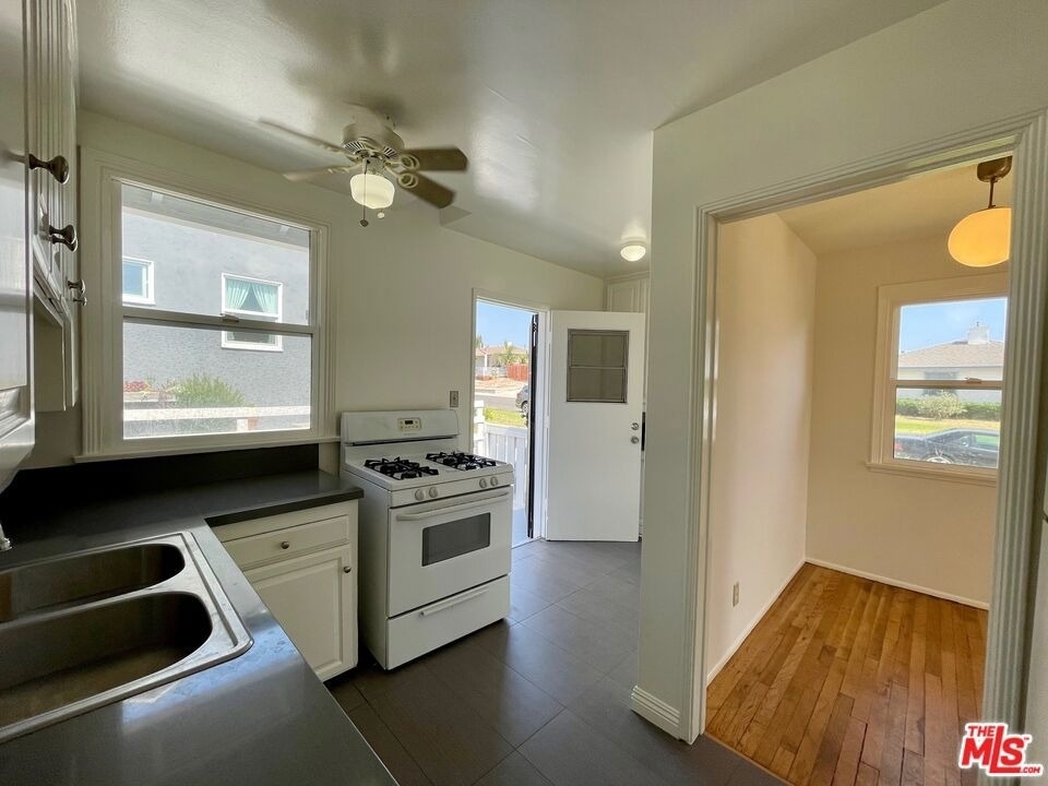 5954 W 85th Place - Photo 12