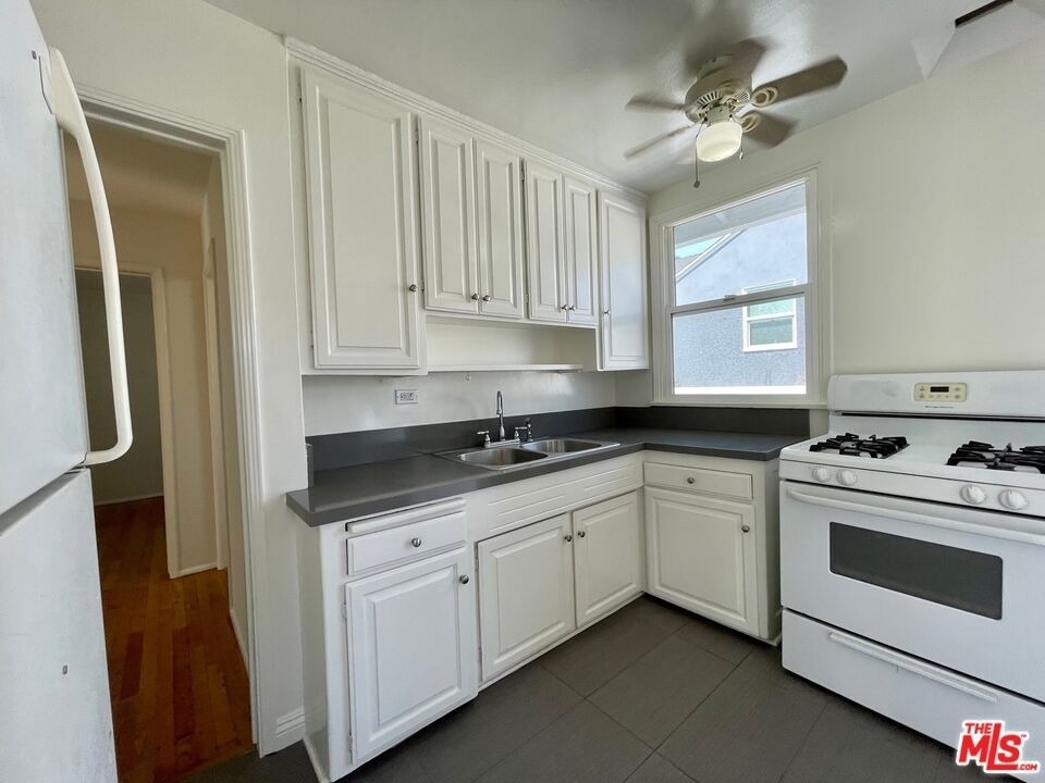 5954 W 85th Place - Photo 9