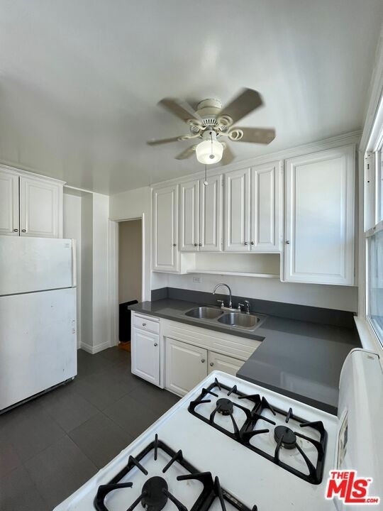 5954 W 85th Place - Photo 10