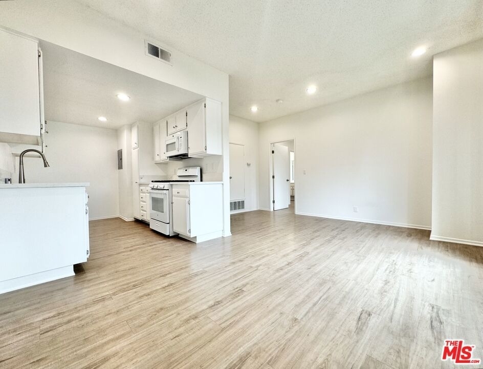 12235 Magnolia - Photo 2