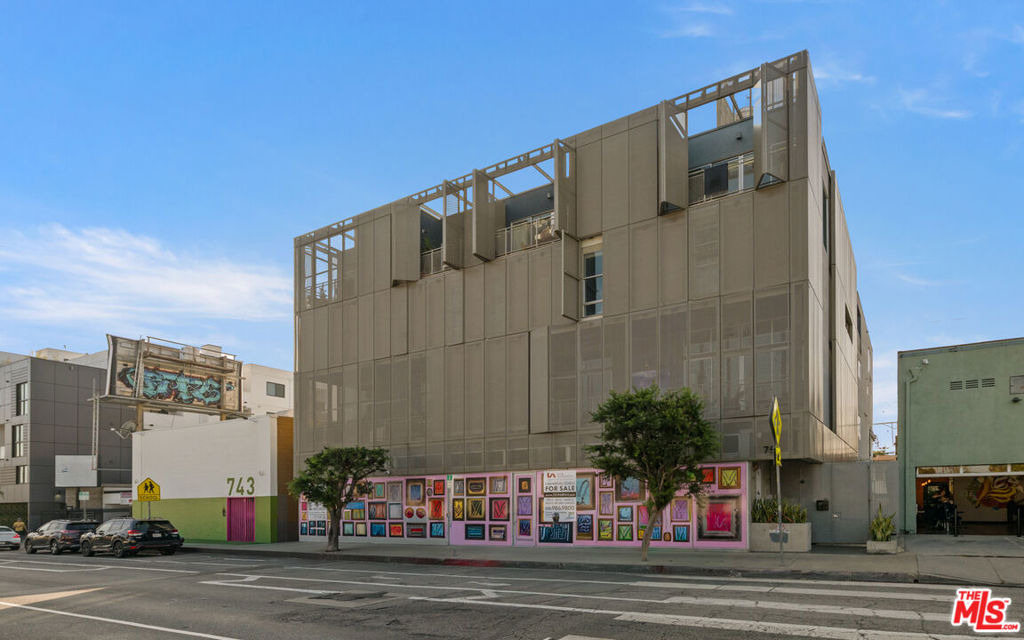 751 N Fairfax Avenue - Photo 13