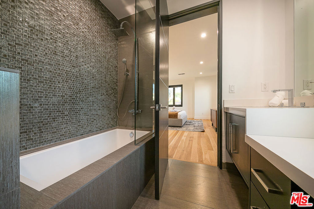 419 N Edinburgh Avenue - Photo 26