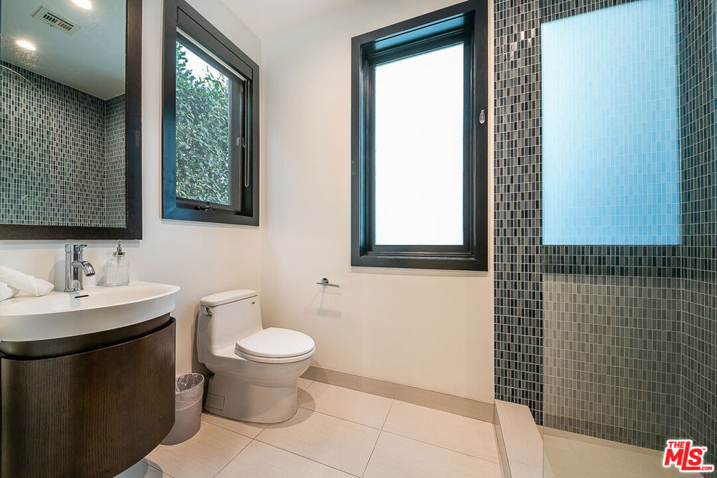 419 N Edinburgh Avenue - Photo 18