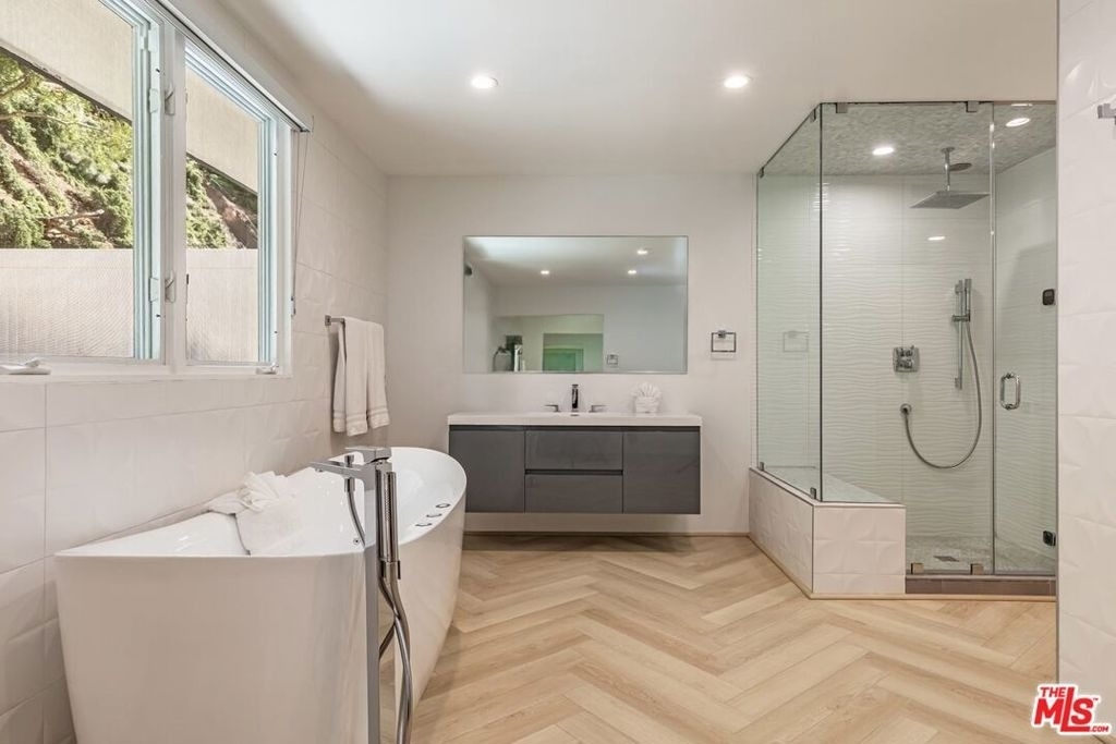 502 Evelyn Place - Photo 15