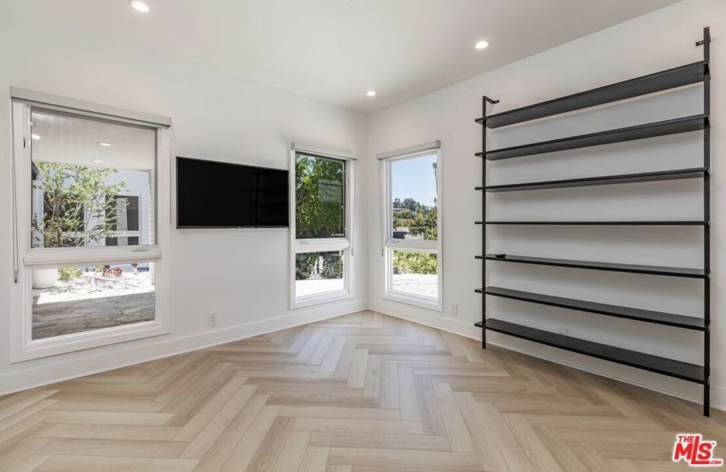 502 Evelyn Place - Photo 28