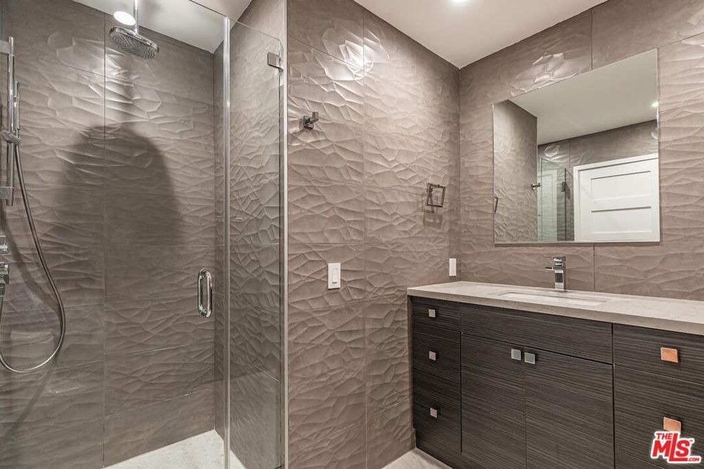 502 Evelyn Place - Photo 19