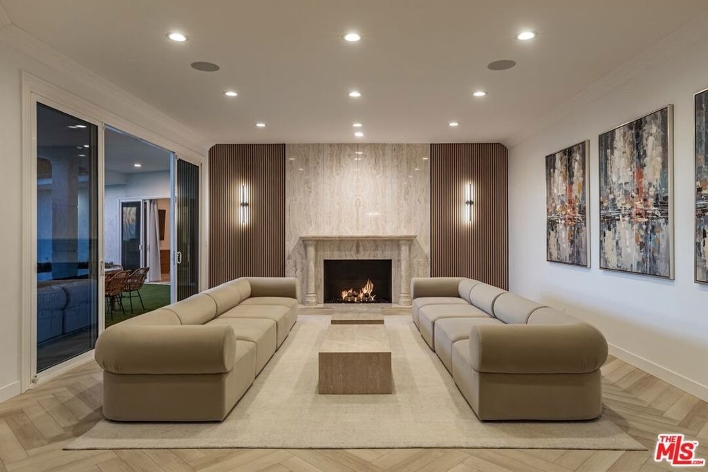 560 Chalette Drive - Photo 6