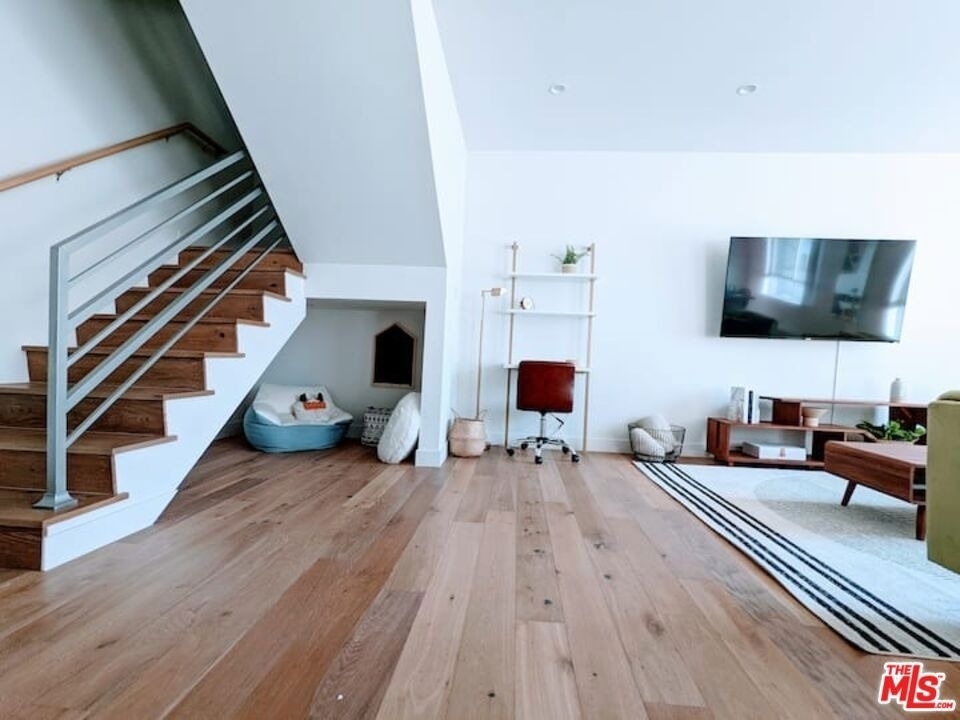3726 Kelton Avenue - Photo 9