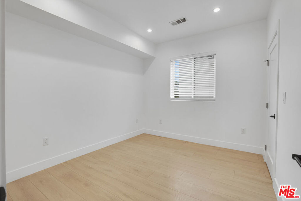 438 E 28th Street - Photo 16