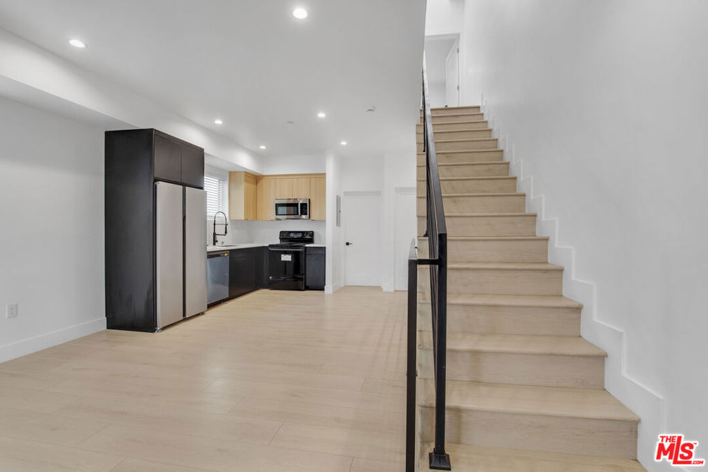 438 E 28th Street - Photo 8