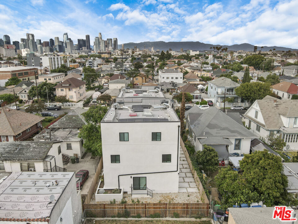 438 E 28th Street - Photo 33