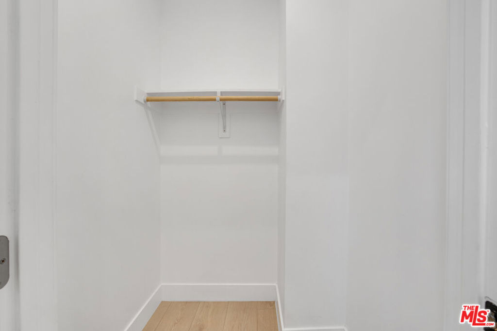 438 E 28th Street - Photo 17