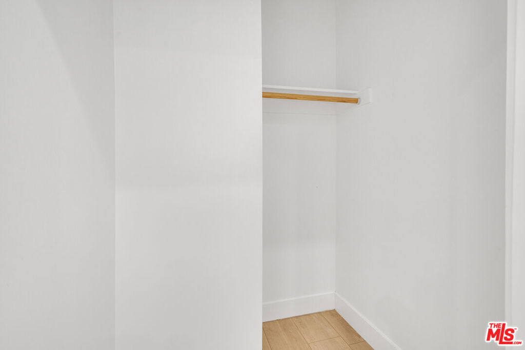 438 E 28th Street - Photo 20
