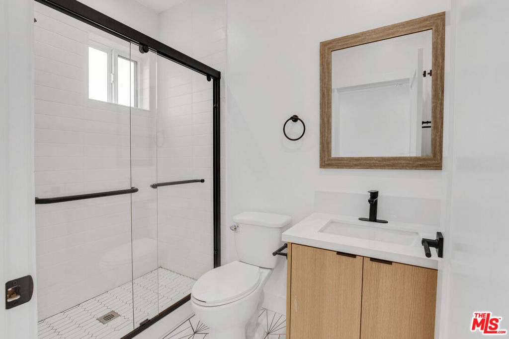 438 E 28th Street - Photo 24
