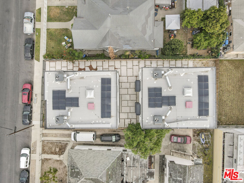 438 E 28th Street - Photo 35
