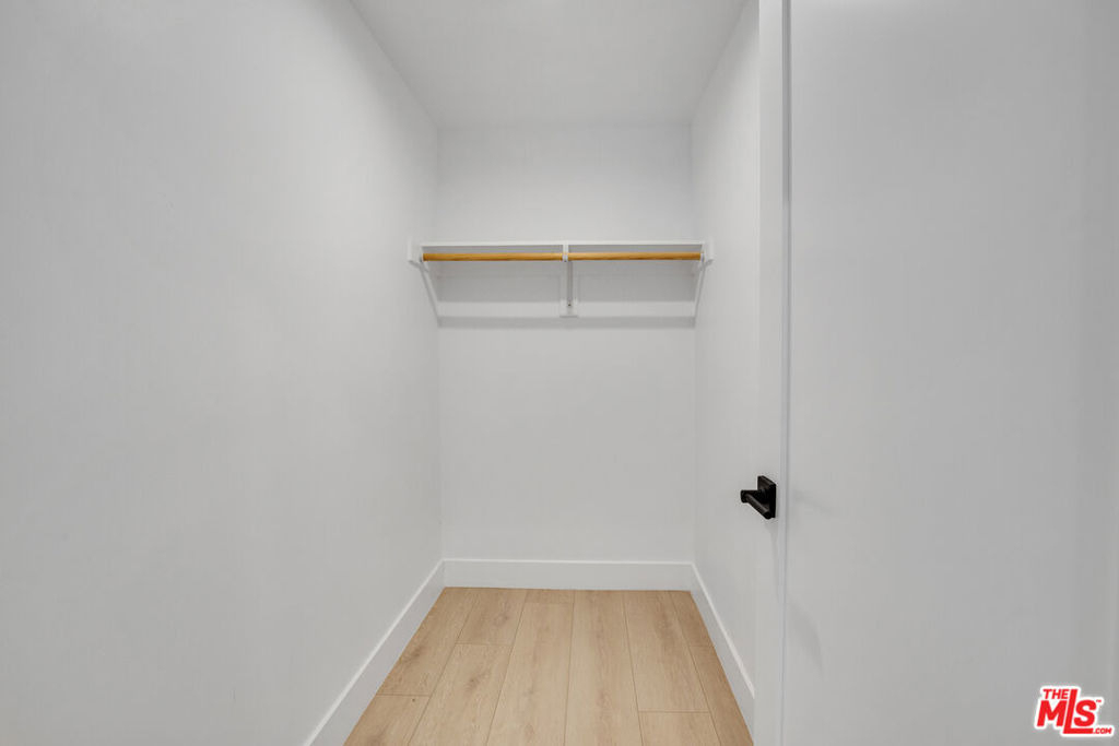 438 E 28th Street - Photo 5