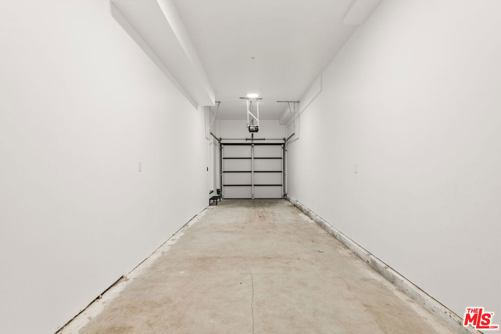 438 E 28th Street - Photo 26