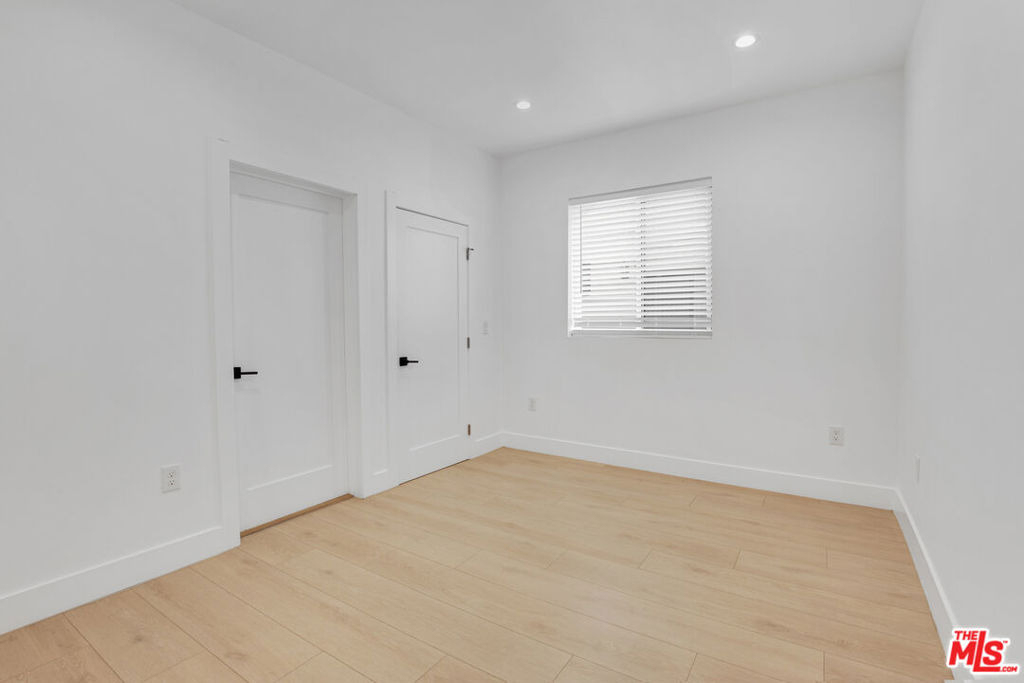438 E 28th Street - Photo 18