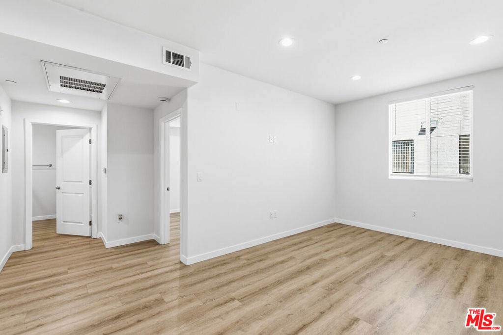 8827 Van Nuys Boulevard - Photo 5