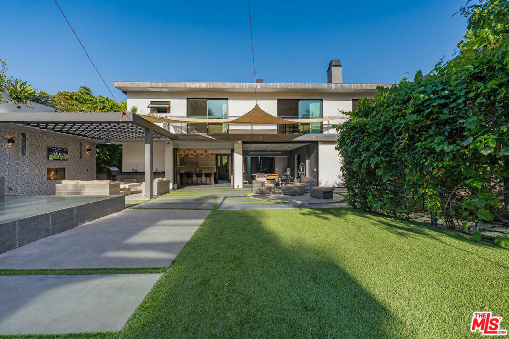 5415 Amestoy Avenue - Photo 24