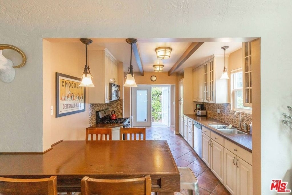 3226 Hutchison Avenue - Photo 3