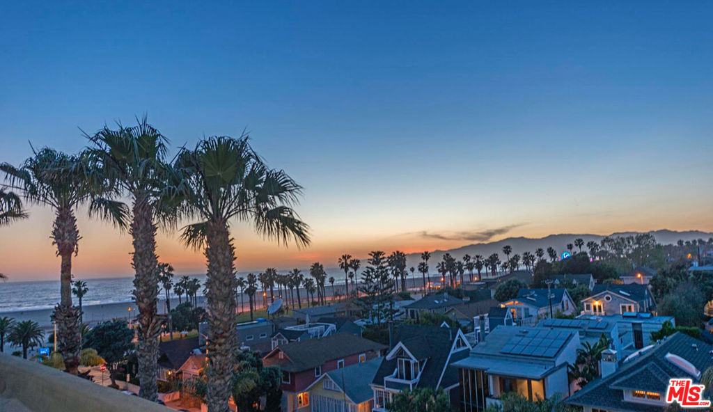 110 Ocean Park Boulevard - Photo 2