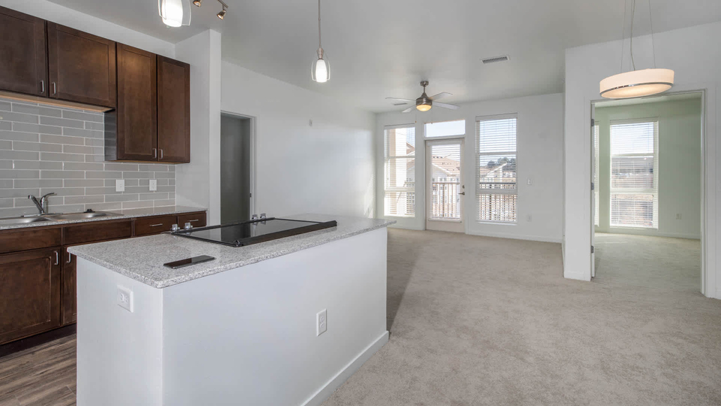 2311 Park Centre Dr - Photo 5