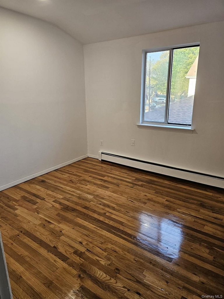 179-12 145th Avenue - Photo 3