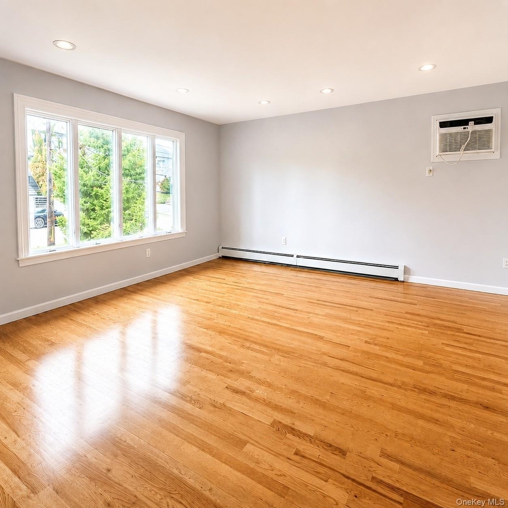 324 Buckingham Road - Photo 2