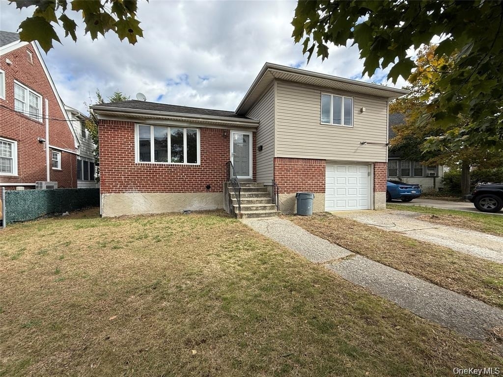 324 Buckingham Road - Photo 0