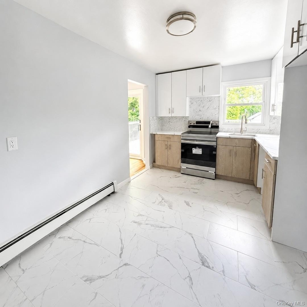 324 Buckingham Road - Photo 8