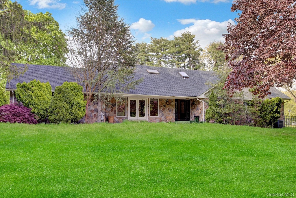 1719 Cedar Swamp Road - Photo 1
