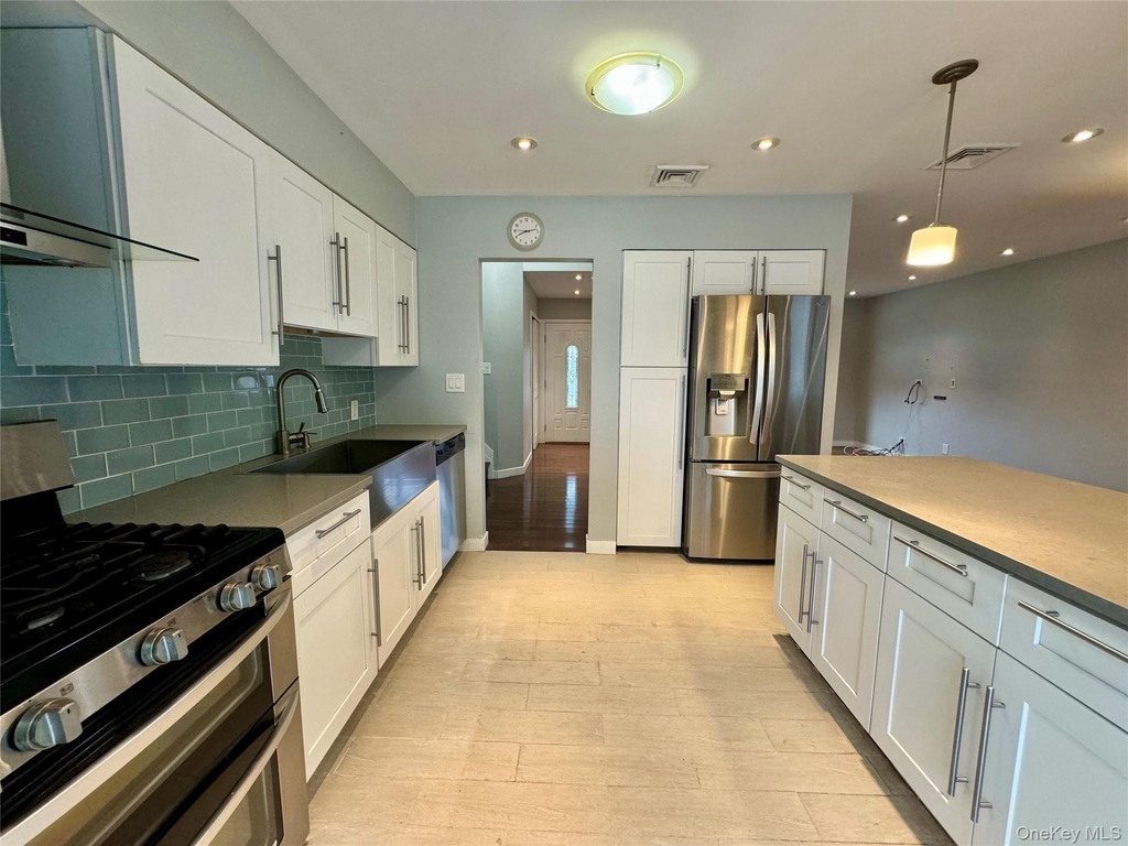 68 Jamaica Avenue - Photo 2