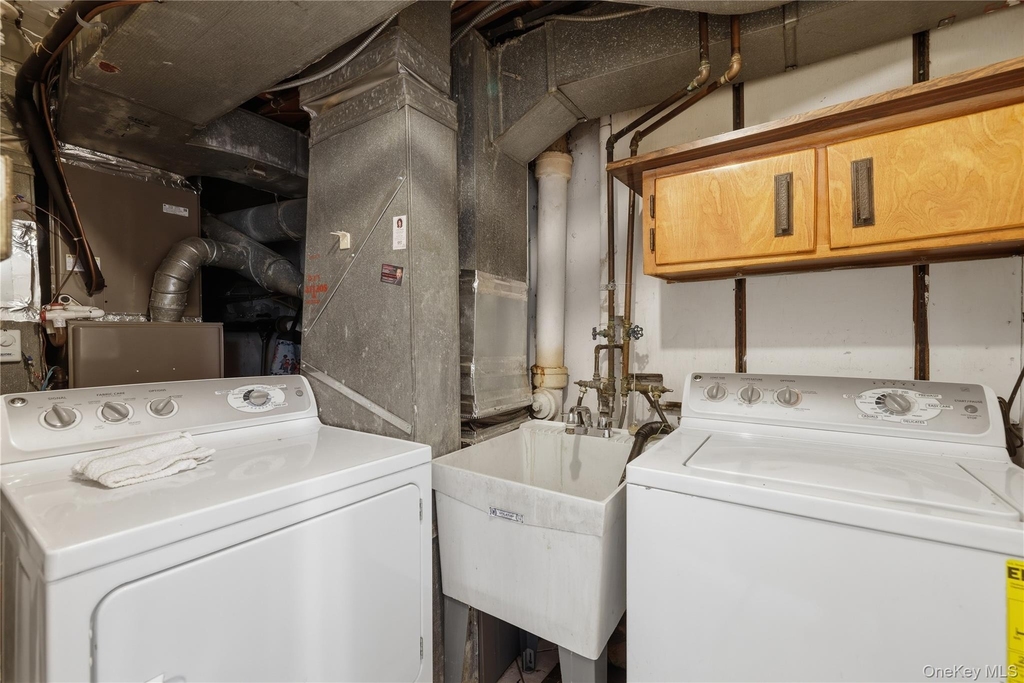 57-04 Cloverdale Boulevard - Photo 9