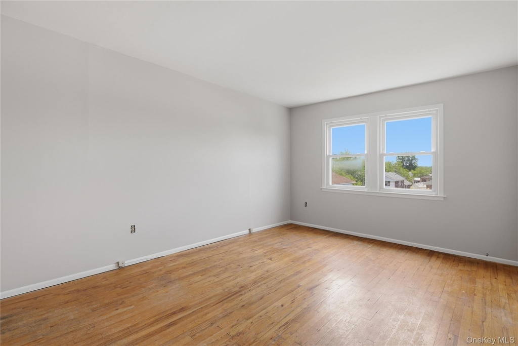 57-04 Cloverdale Boulevard - Photo 27