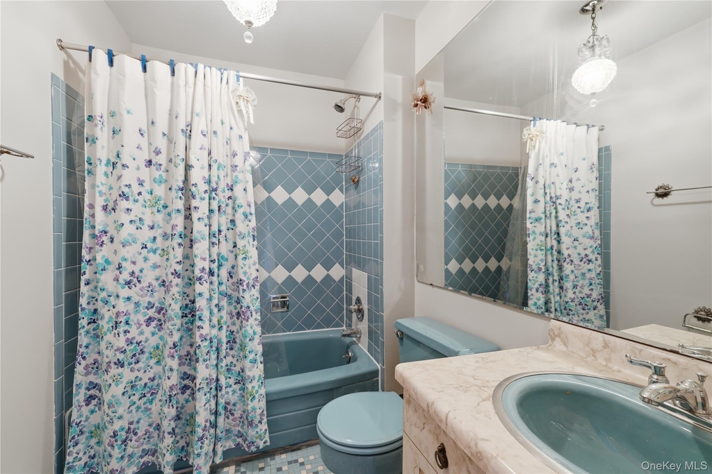 57-04 Cloverdale Boulevard - Photo 21
