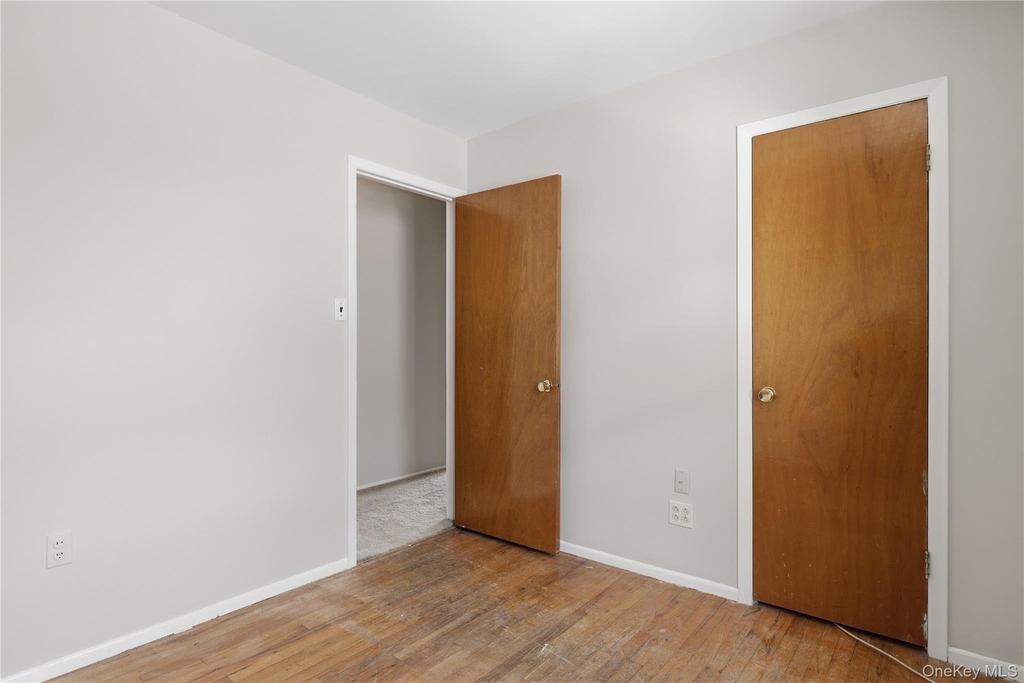 57-04 Cloverdale Boulevard - Photo 31